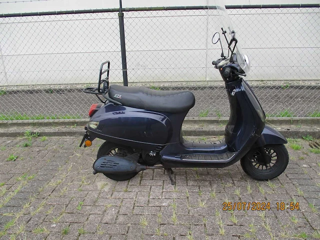 Gts - snorscooter - toscana riva - scooter - afbeelding 5 van  9