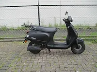 Gts - snorscooter - toscana riva pure - scooter - afbeelding 5 van  9