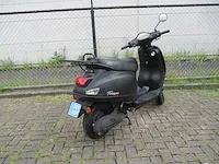 Gts - snorscooter - toscana riva pure - scooter - afbeelding 6 van  9