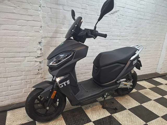 Gts e4 e-force elektrische bromscooter - afbeelding 3 van  10