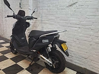 Gts e4 e-force elektrische bromscooter - afbeelding 4 van  10