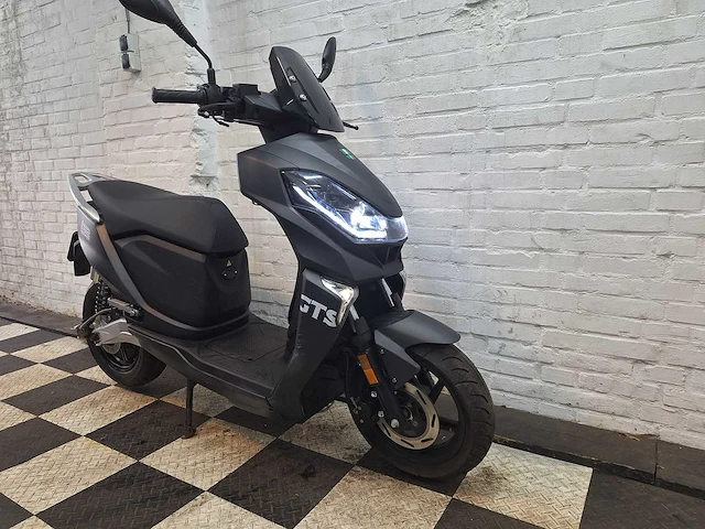 Gts e4 e-force elektrische bromscooter - afbeelding 8 van  10