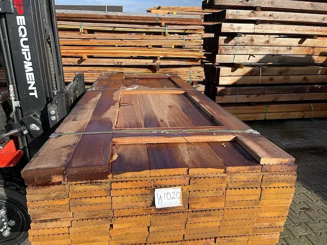 Guayana teak hardhouten vlonderplanken 27x145mm, lengte 275cm (115x) - afbeelding 1 van  3