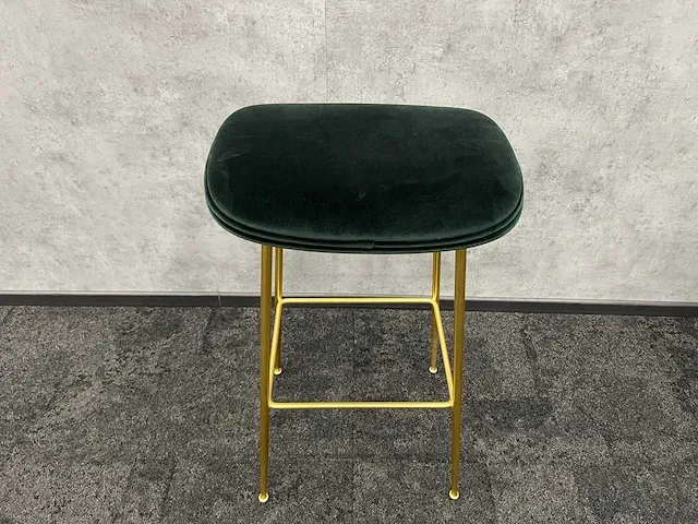 Gubi beetle - barkruk 75cm messing-velvet dark green - ongebruikt (10x) - afbeelding 7 van  11