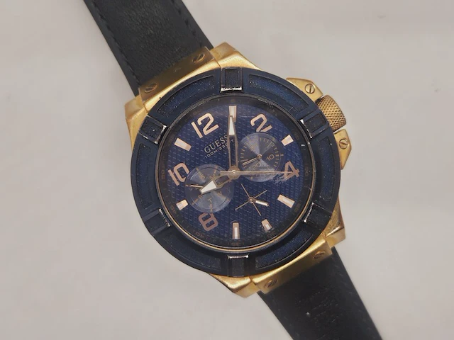 Guess steel herenhorloge met guilloche wijzerplaat - afbeelding 2 van  8