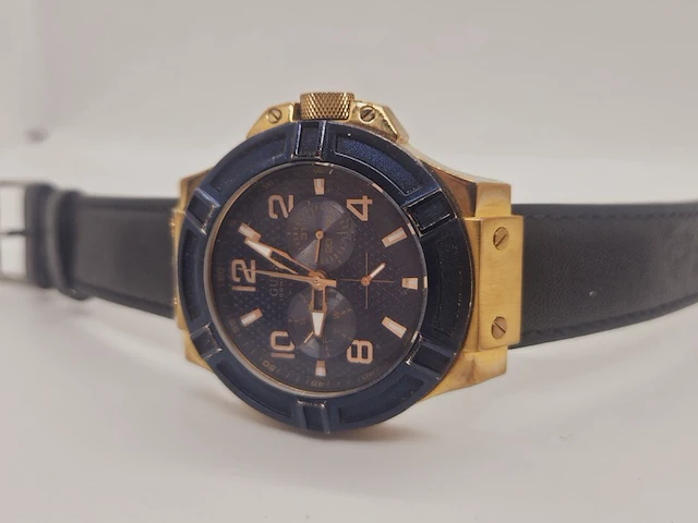 Guess steel herenhorloge met guilloche wijzerplaat - afbeelding 7 van  8