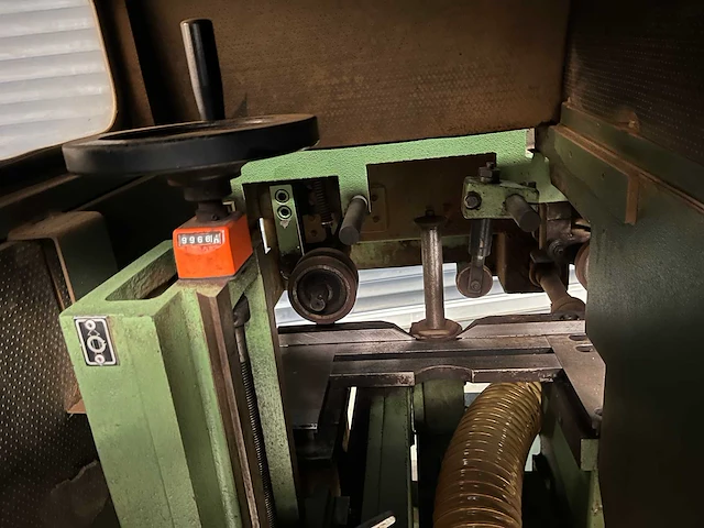 Guilliet - 1987 - kxr c3 - vierzijdige profileer- en schaafmachine - afbeelding 9 van  10