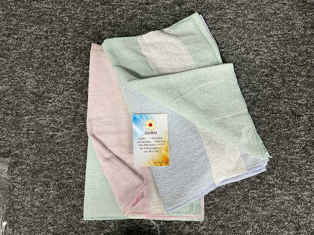 Guru 50x100 handdoek (960x) - afbeelding 1 van  3
