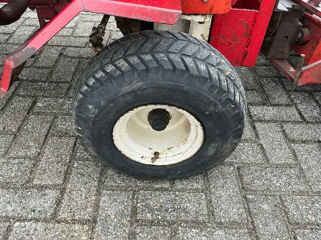 Gutbrod 2500 zelfrijdende veegmachine - afbeelding 11 van  24
