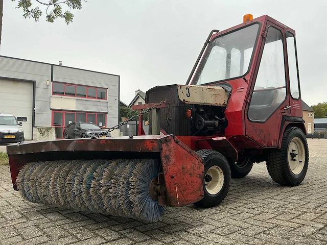 Gutbrod 2500 zelfrijdende veegmachine - afbeelding 1 van  24