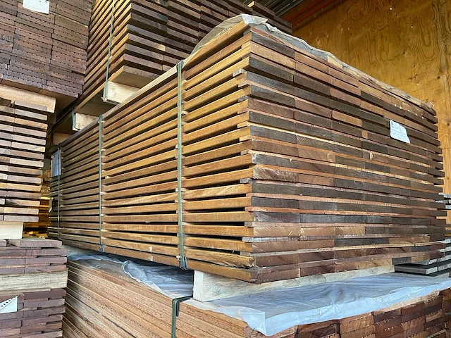 Guyana ipé hardhouten planken geschaafd 21x145mm, lengte 185cm (133x) - afbeelding 4 van  4