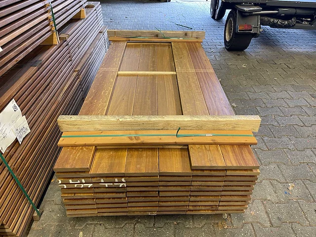 Guyana ipé hardhouten planken geschaafd 21x145mm, lengte 185cm (57x) - afbeelding 1 van  3