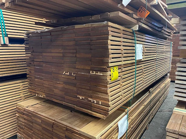 Guyana ipé hardhouten planken geschaafd 21x145mm, lengte 275cm (154x) - afbeelding 4 van  4