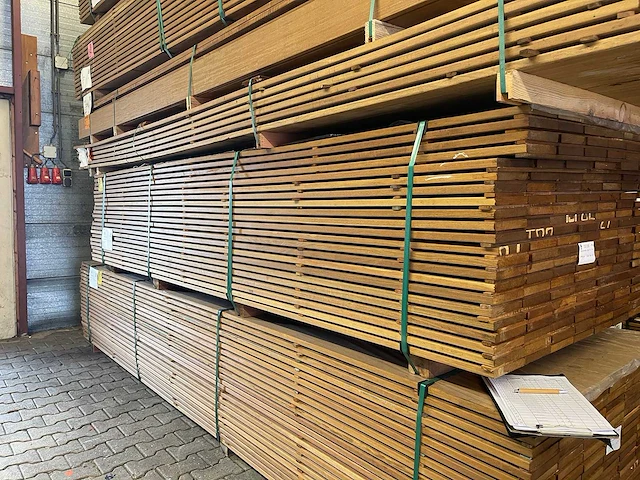Guyana ipé hardhouten planken geschaafd 21x145mm, lengte 335cm (154x) - afbeelding 4 van  4