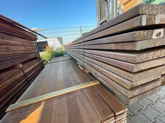 Guyana ipé hardhouten planken geschaafd 21x145mm, lengte 365cm (55x) - afbeelding 2 van  3