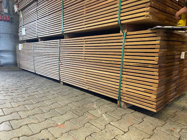 Guyana ipé hardhouten planken geschaafd 21x145mm, lengte 395cm (154x) - afbeelding 4 van  4