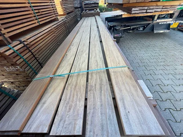 Guyana ipé hardhouten planken geschaafd 21x145mm, lengte 430cm (55x) - afbeelding 1 van  3