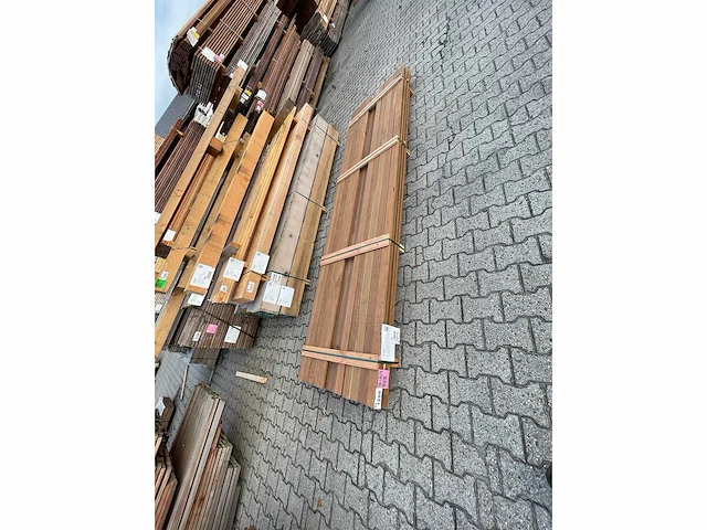 Guyana ipé hardhouten planken geschaafd 21x70mm, lengte 335cm (46x) - afbeelding 3 van  3