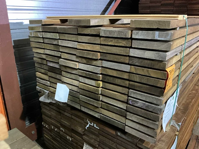 Guyana ipé hardhouten planken geschaafd 25x145mm, lengte 140cm (81x) - afbeelding 2 van  3
