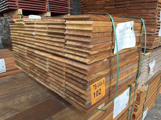 Guyana ipé kopse veer en groef (buitenparket) 650x145x21mm (111x) - afbeelding 2 van  3