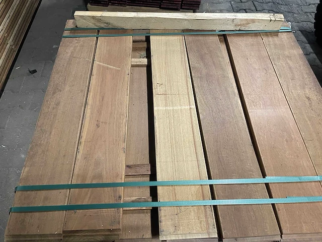 Guyana ipé kopse veer en groef (buitenparket) 950x145x21mm (152x) - afbeelding 1 van  3