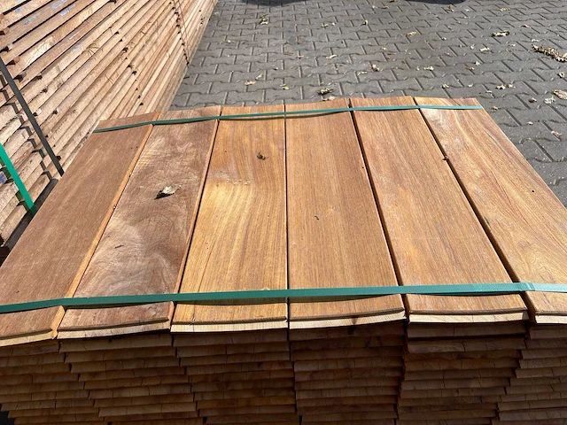 Guyana ipé met kopse veer en groef (buitenparket) 650x145x21mm (120x) - afbeelding 1 van  3