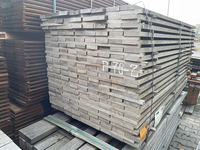 Guyana ipé planken fijnbezaagd 1850x105x27mm (171x) - afbeelding 3 van  3