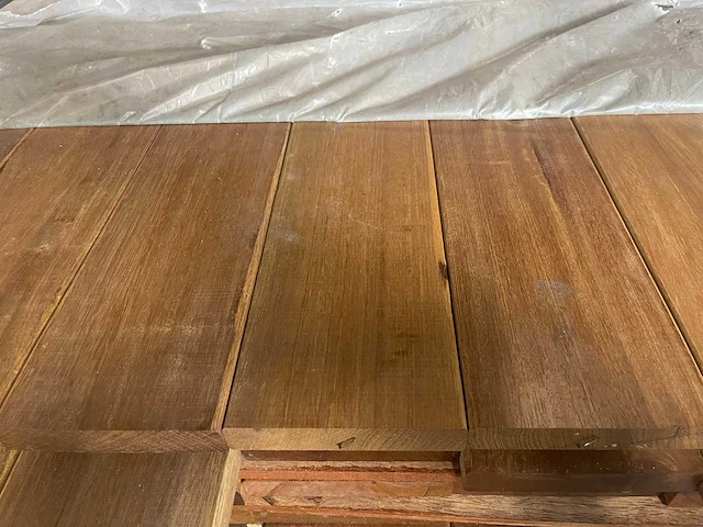 Guyana ipé planken geschaafd 1850x120x21mm (112x) - afbeelding 1 van  3