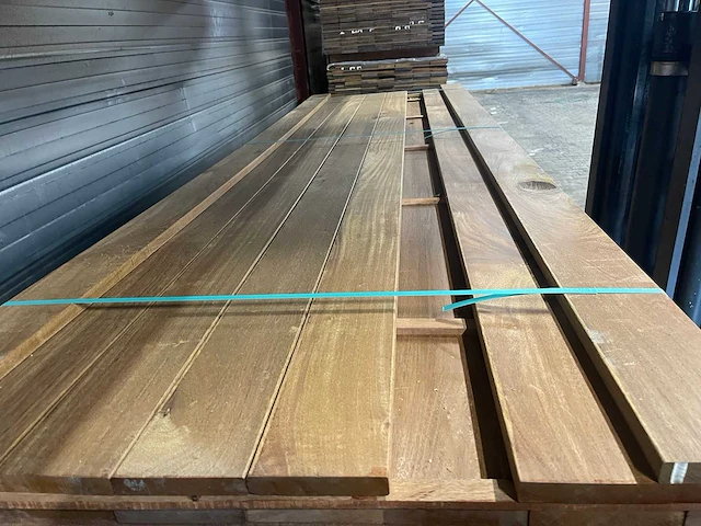 Guyana ipé planken geschaafd 3050x120x21mm (65x) - afbeelding 1 van  3