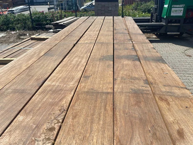 Guyana ipé planken geschaafd 3050x145x21mm (49x) - afbeelding 1 van  3