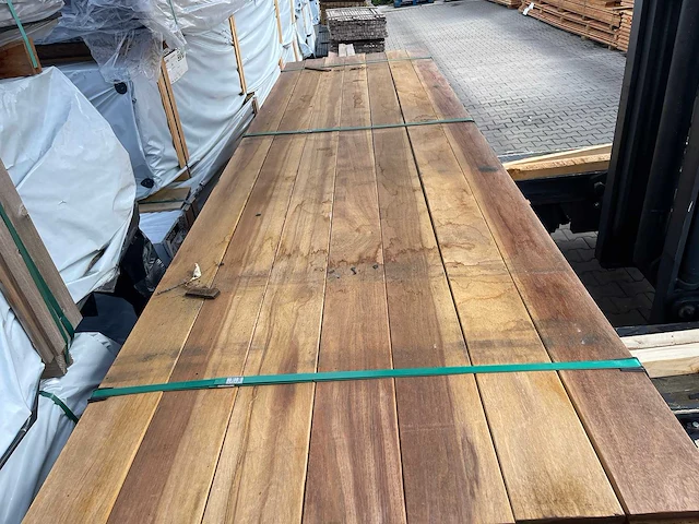 Guyana ipé planken geschaafd 3500x140x16mm (182x) - afbeelding 1 van  3