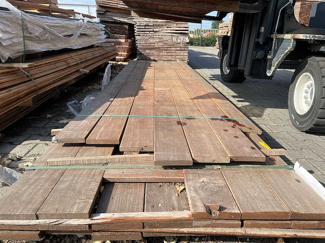 Guyana ipé planken geschaafd 3650-4300x145x21mm (26x) - afbeelding 1 van  3