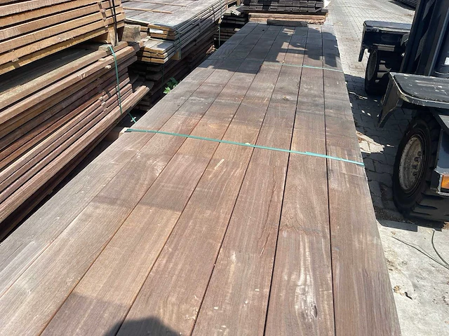 Guyana ipé planken geschaafd/gevingerlast 5000x140x18mm (77x) - afbeelding 1 van  3
