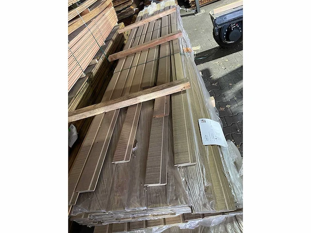 Guyana ipé voorvergrijsd gecoate planken 21x85mm, lengte 140-460cm (130x) - afbeelding 1 van  3