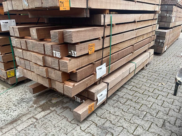 Guyana teak balken fijnbezaagd 2750-3000x100x100mm (16x) - afbeelding 4 van  4