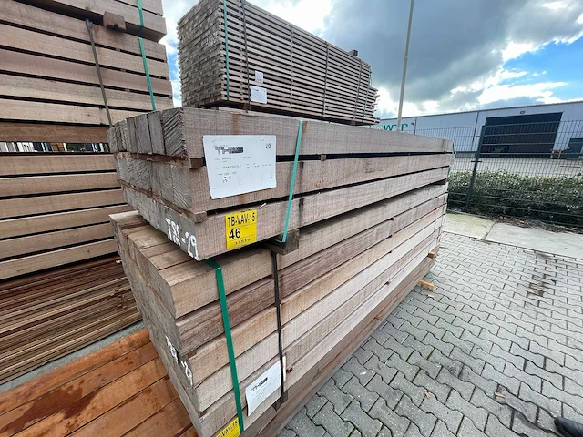 Guyana teak balken fijnbezaagd 2750x100x100mm (27x) - afbeelding 4 van  4