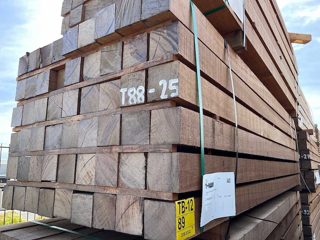Guyana teak balken fijnbezaagd 2750x100x100mm (54x) - afbeelding 4 van  4