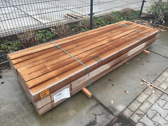 Guyana teak balken fijnbezaagd 3000x100x100mm (27x) - afbeelding 4 van  4
