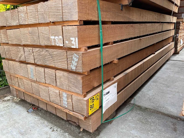 Guyana teak balken fijnbezaagd 3000x100x100mm (54x) - afbeelding 4 van  4