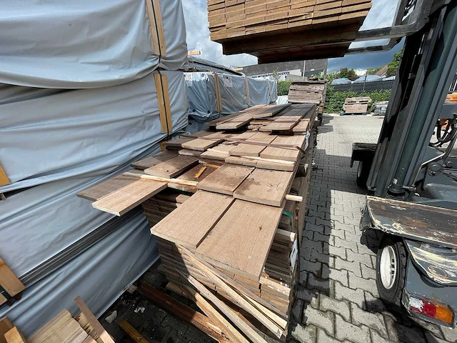 Guyana teak beschoeiingsplanken 1400-2750x200x20mm (35x) - afbeelding 3 van  3