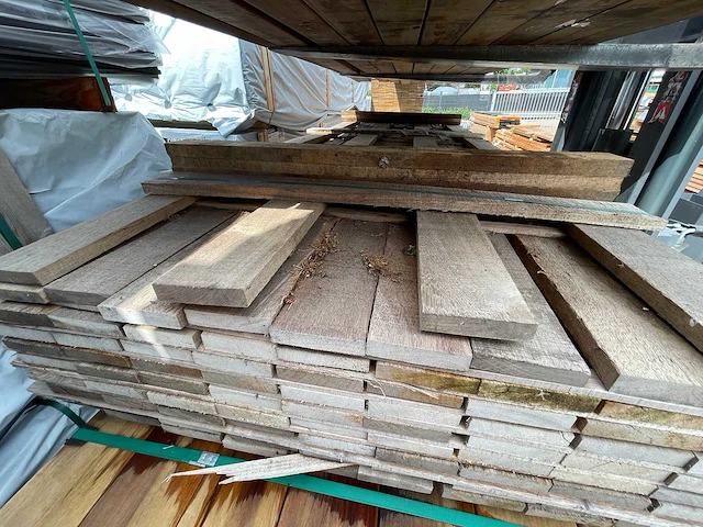 Guyana teak beschoeiingsplanken 3000x100x20mm (85x) - afbeelding 1 van  3