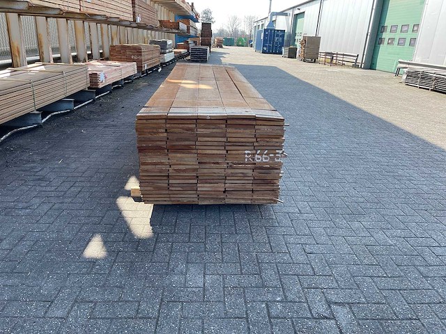 Guyana teak beschoeiingsplanken 3000x200x20mm (115x) - afbeelding 3 van  4
