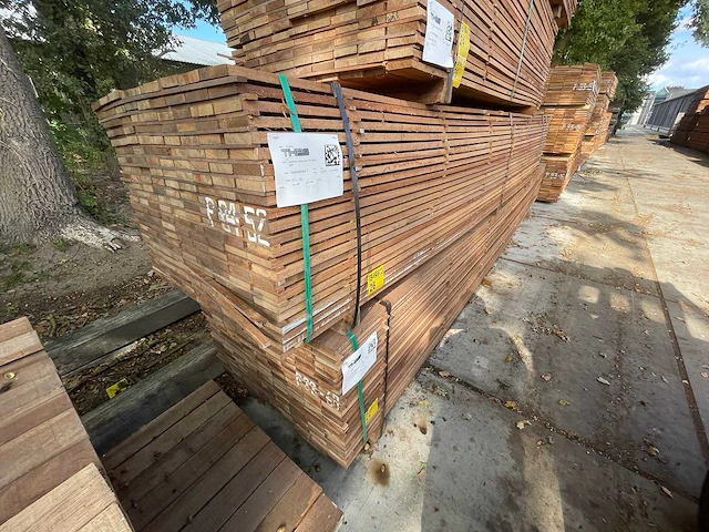 Guyana teak beschoeiingsplanken 4000-4500x100x20mm (207x) - afbeelding 4 van  4