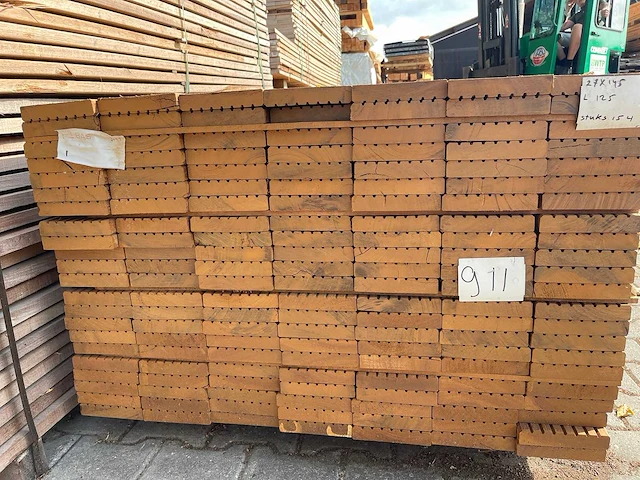 Guyana teak dekdelen 1250x145x27mm (154x) - afbeelding 3 van  3