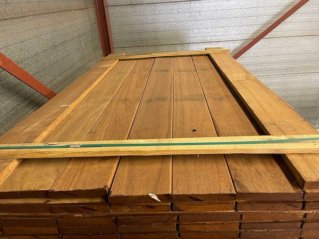 Guyana teak geschaafd 1850x145x21mm (65x) - afbeelding 1 van  3