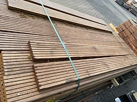 Guyana teak hardhouten dekdelen 27x145mm, lengte 155-185cm (101x) - afbeelding 1 van  3