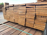 Guyana teak hardhouten dekdelen 27x145mm, lengte 155-185cm (101x) - afbeelding 3 van  3