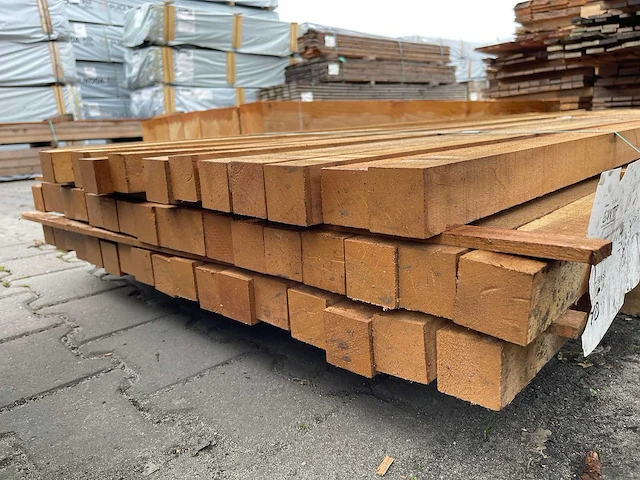 Guyana teak hardhouten palen fijnbezaagd 50x50mm, lengte 300cm (47x) - afbeelding 3 van  3