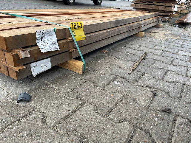 Guyana teak hardhouten palen fijnbezaagd, lengte 300cm (51x) - afbeelding 2 van  3