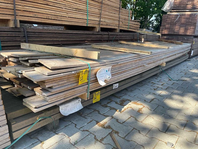 Guyana teak hardhouten planken geschaafd 16x140mm, lengte 450cm (92x) - afbeelding 2 van  3
